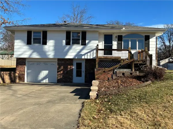 305 N 4th Street, Gower, MO 64454