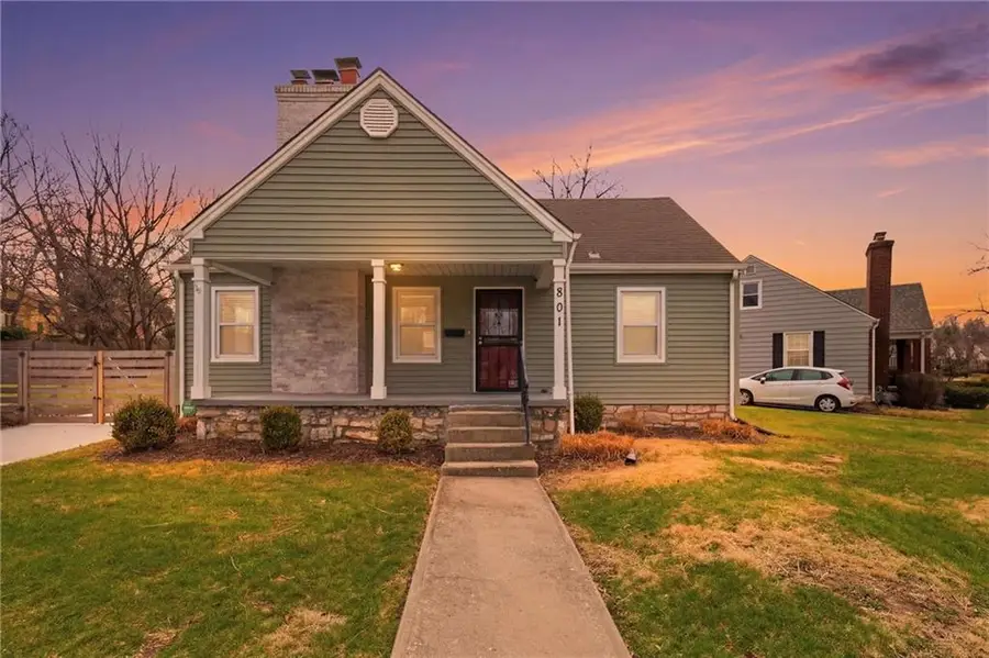 801 E 72nd Street, Kansas City, MO 64131 - #2