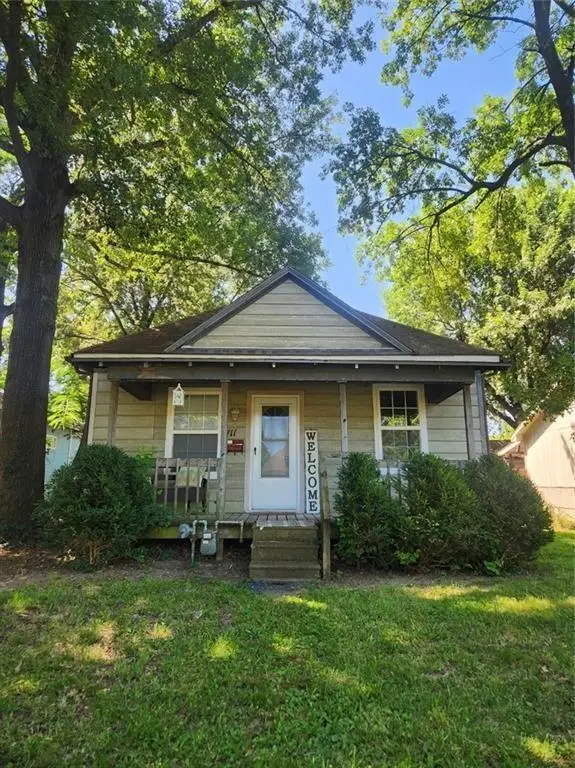 711 W Kansas Street, Pittsburg, KS 66762 - #1