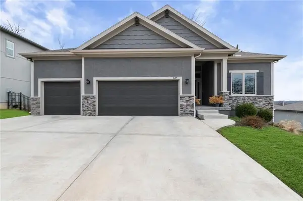 1605 NW 59th Street, Kansas City, MO 64118