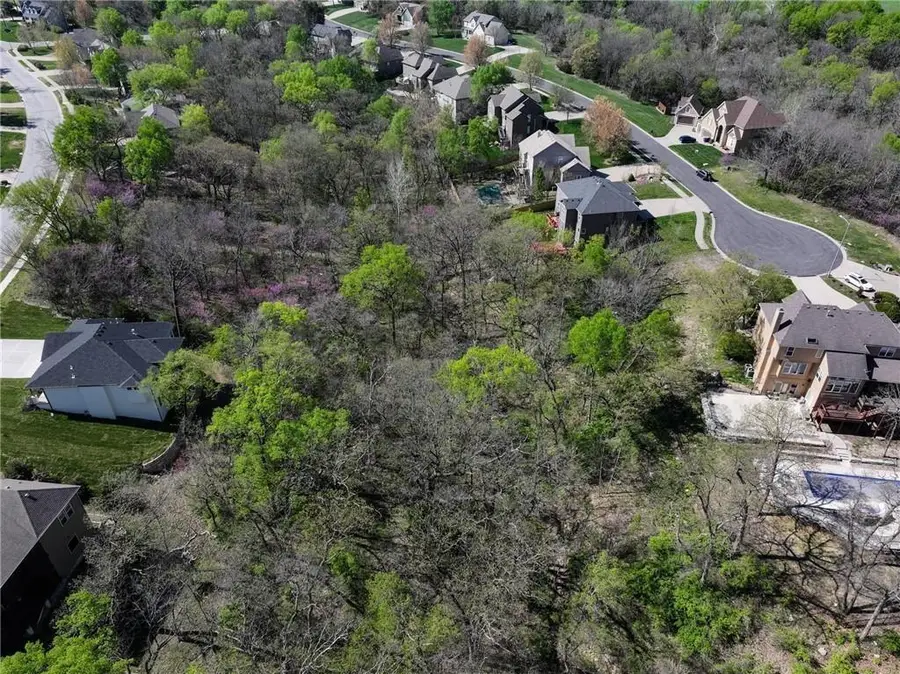 8335 Frederick Court, De Soto, KS 66018 - #3