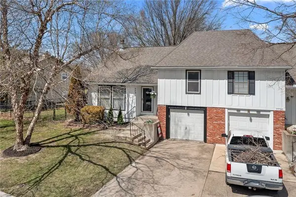 7732 W 152nd Terrace, Overland Park, KS 66223