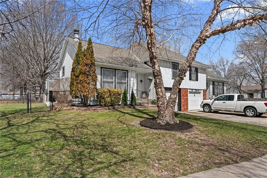 7732 W 152nd Terrace, Overland Park, KS 66223 - #2