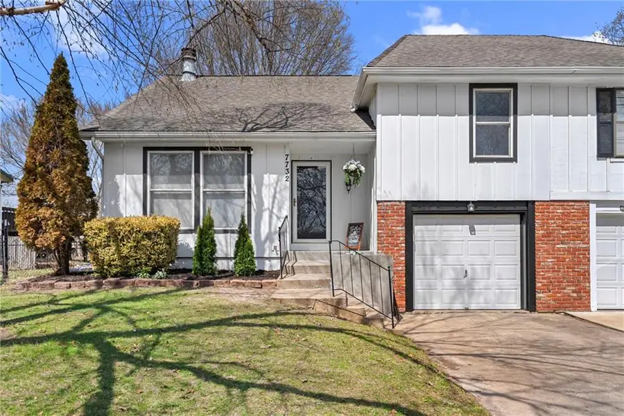 7732 W 152nd Terrace, Overland Park, KS 66223 - #3