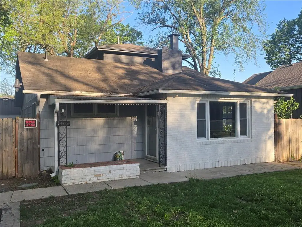 1402 S Dodgion Avenue, Independence, MO 64055 - #1