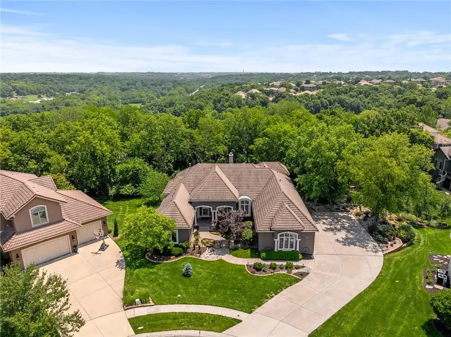 8709 Pine Street, Lenexa, KS 66220 - #2