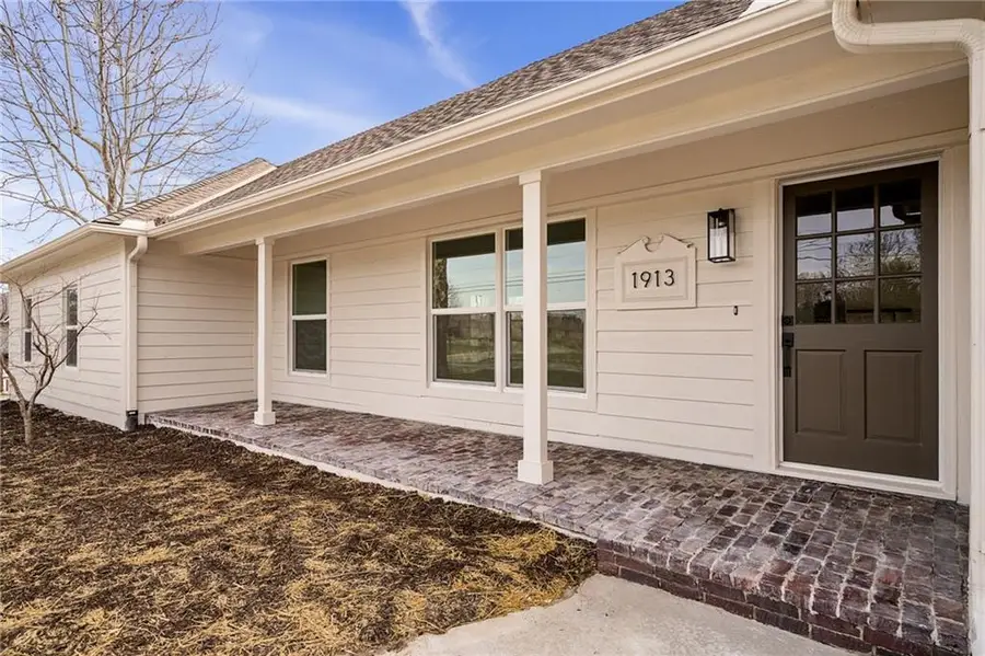 1913 W Dennis Avenue, Olathe, KS 66061 - #3