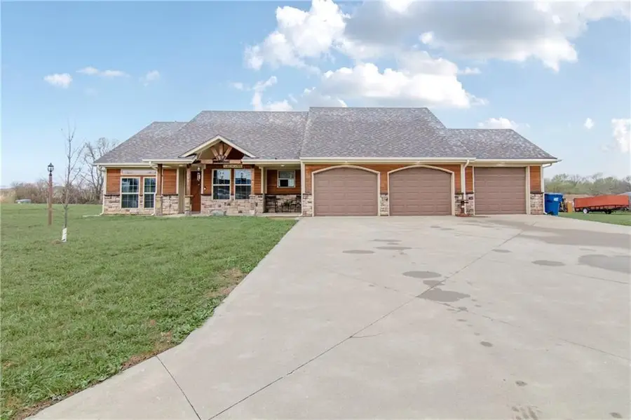 1001 Orchid Street, Garden City, MO 64747 - #3