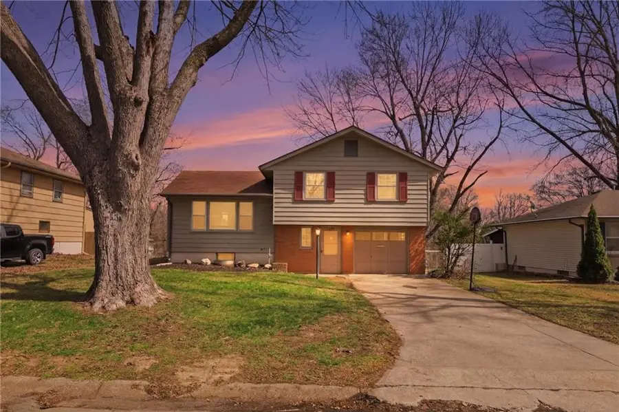 3527 S Adams Avenue, Independence, MO 64055 - #2