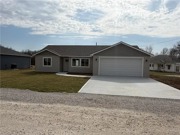 209 W 2nd Street, Creighton, MO 64739