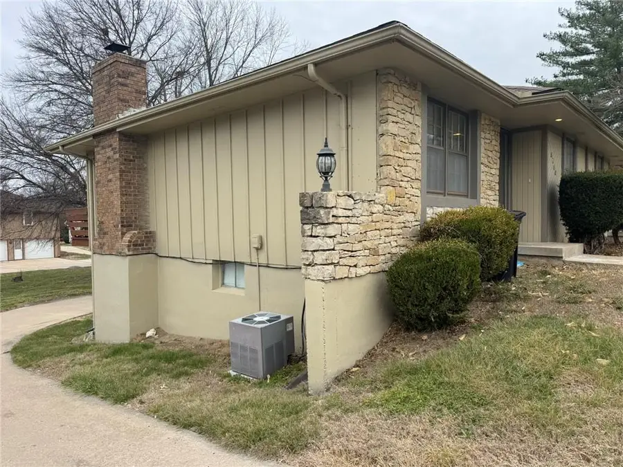 9202 E 64th Terrace, Raytown, MO 64133 - #2