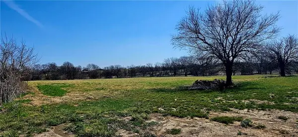 00 E 2 Highway, Garden City, MO 64747