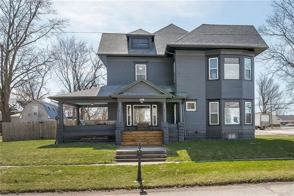 200 E Berry Street, Hamilton, MO 64644 - #1