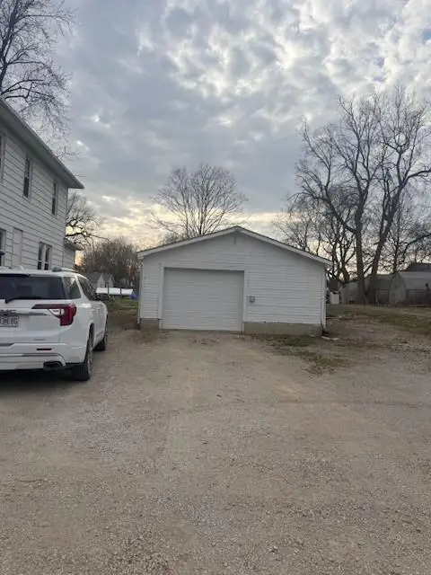 206 N 8th Street, Savannah, MO 64485 - #2
