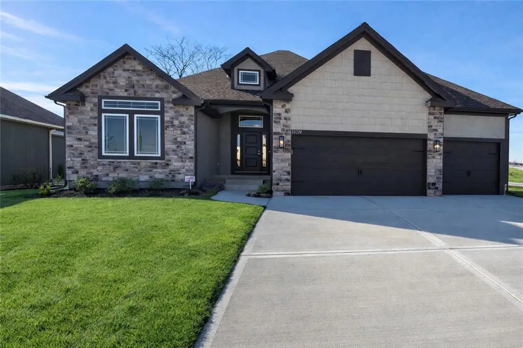 6934 NE 102nd Street, Kansas City, MO 64156 - #1