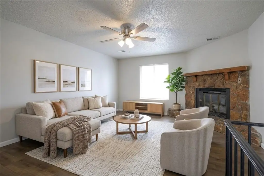 6014 E 127th Street, Grandview, MO 64030 - #1