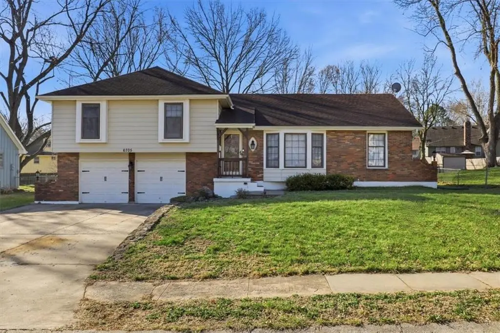 6705 E 126th Street, Grandview, MO 64030 - #1