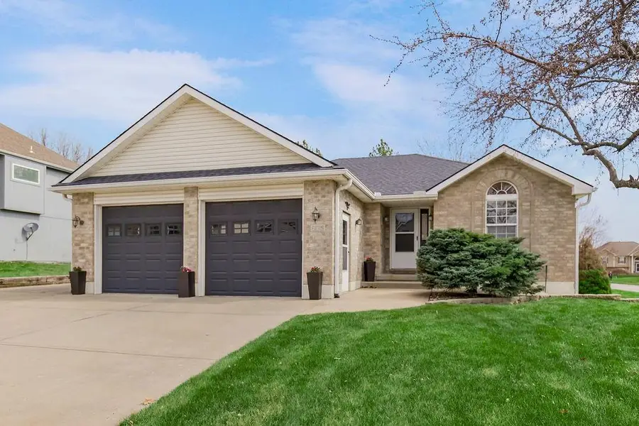 605 NW Silverstone Circle, Grain Valley, MO 64029 - #2
