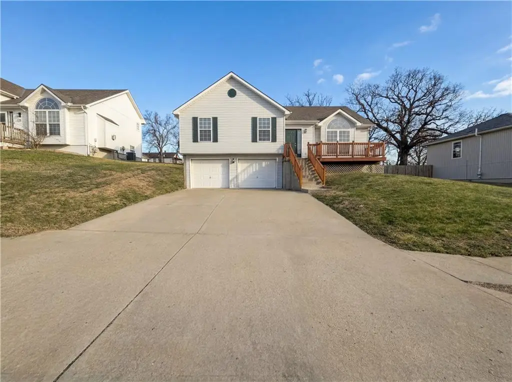 6417 N Kirkwood Avenue, Kansas City, MO 64151 - #1