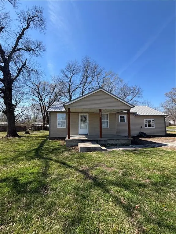 202 S 7th Street, Lacygne, KS 66040 - #2