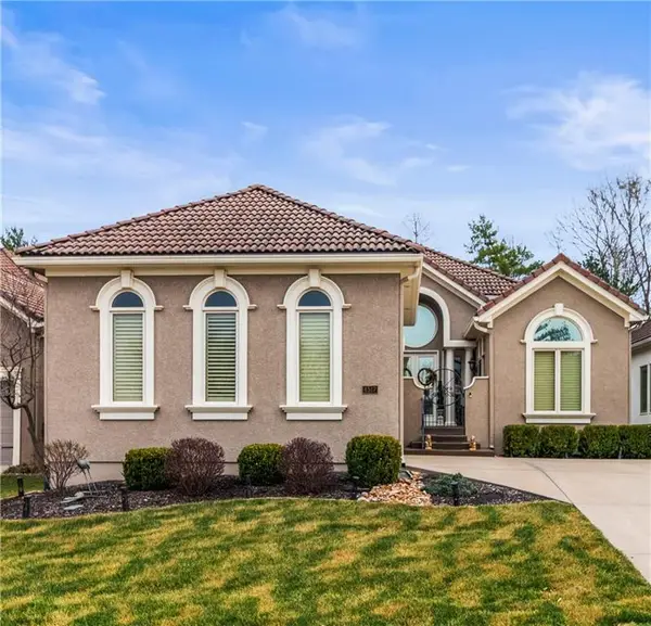 4517 NE Fairway Homes Drive, Lee's Summit, MO 64064