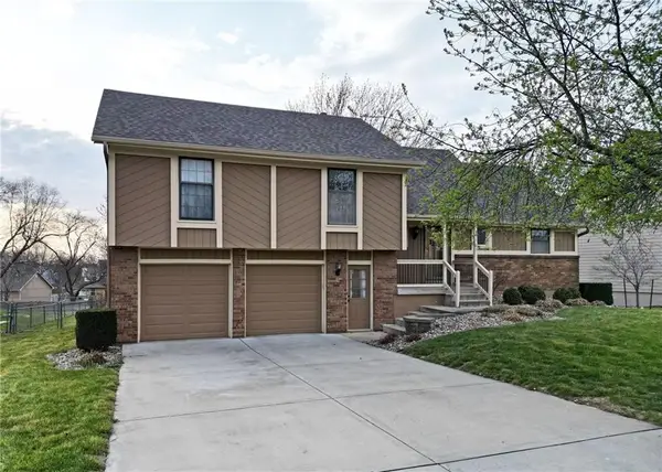 216 Johnston Parkway, Raymore, MO 64083