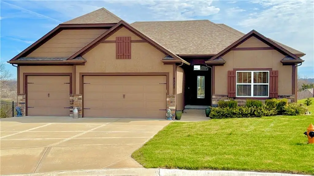 4925 S Brittany Drive, Blue Springs, MO 64015 - #1
