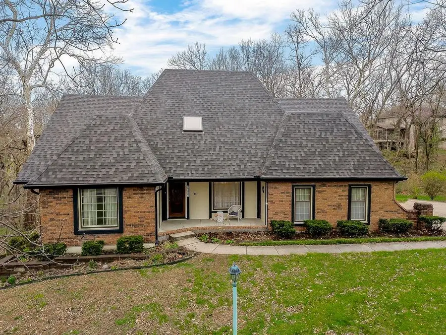 7317 N Nevada Avenue, Parkville, MO 64152 - #2