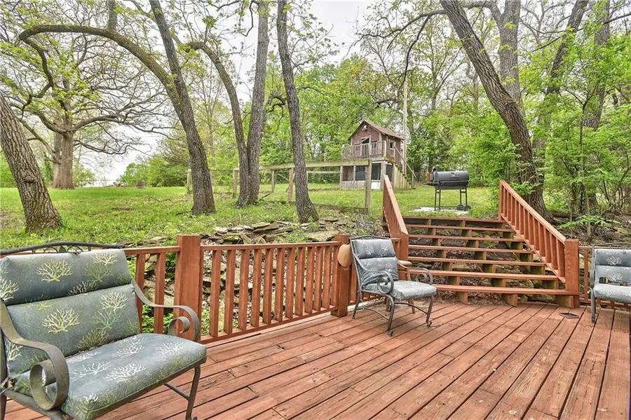 13341 Metropolitan Avenue, Bonner Springs, KS 66012 - #2