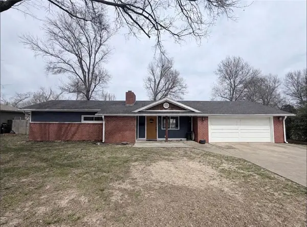 807 Lakeview Drive, Pittsburg, KS 66762