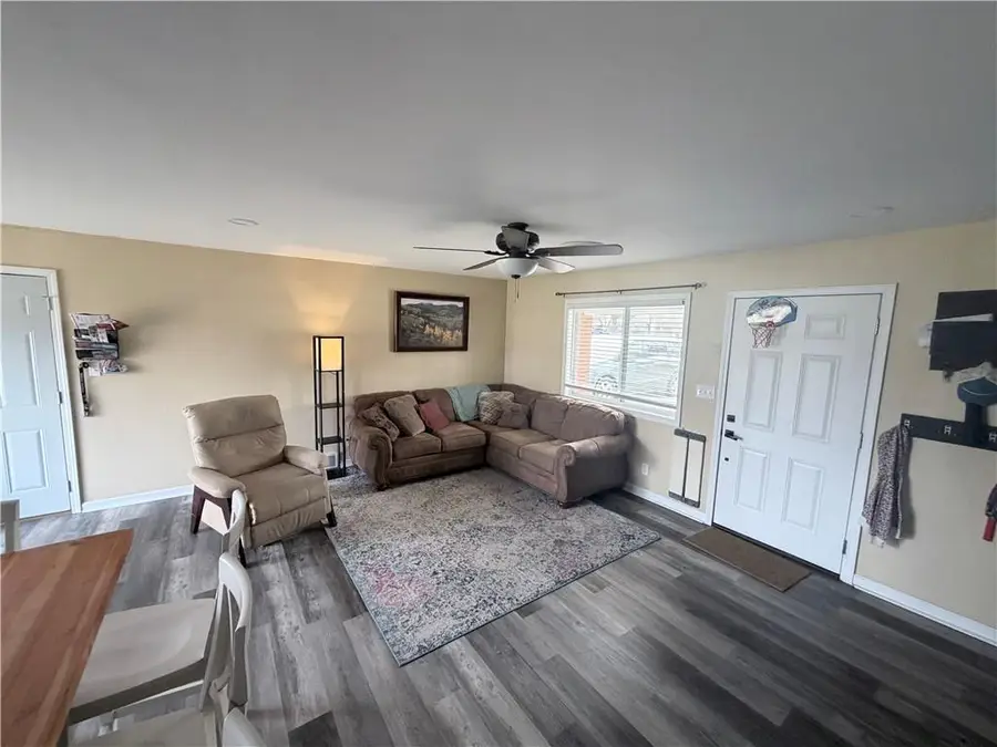 807 Lakeview Drive, Pittsburg, KS 66762 - #2