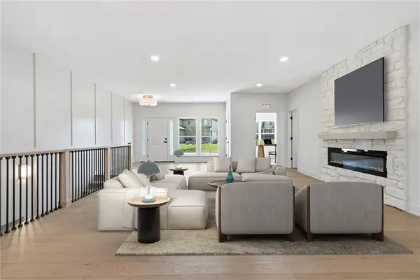 1412 NE Ernest Way, Lee's Summit, MO 64086