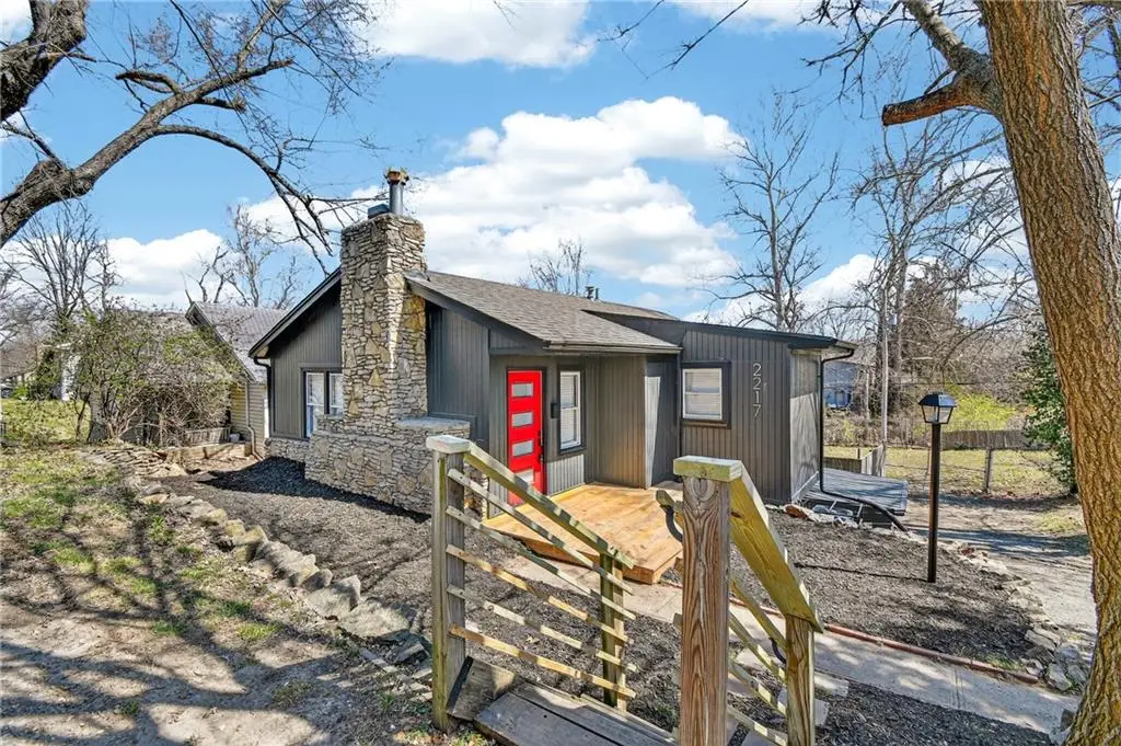 2217 S Cedar Avenue, Independence, MO 64052 - #1