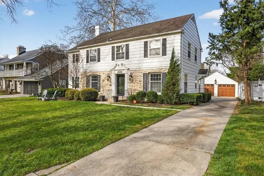 6534 Summit Street, Kansas City, MO 64113 - #3