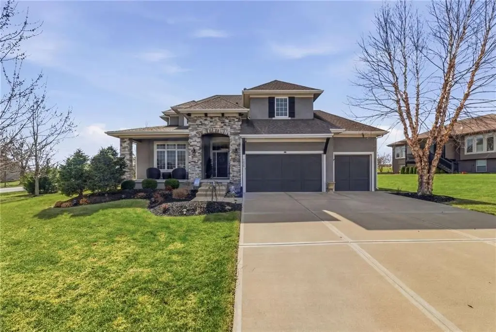 7026 Belmont Drive, Shawnee, KS 66226 - #1