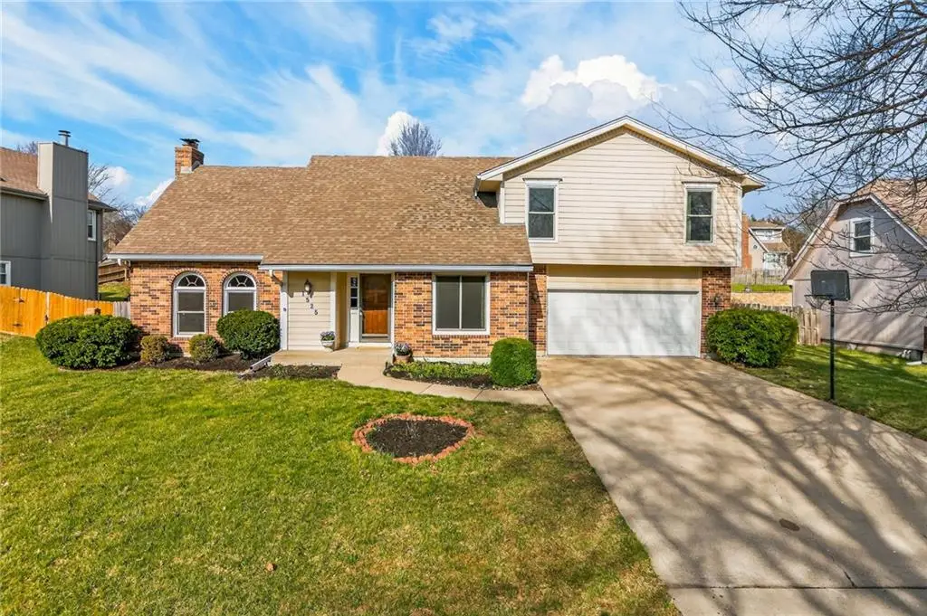 1525 Yorkshire Drive, Lees Summit, MO 64086 - #1