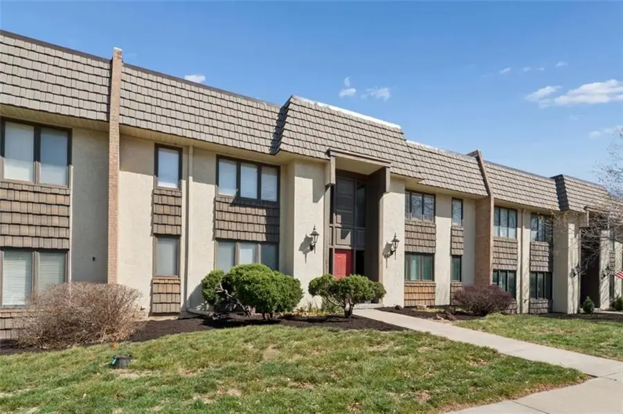 462 W 104 Street #D, Kansas City, MO 64114 - #2