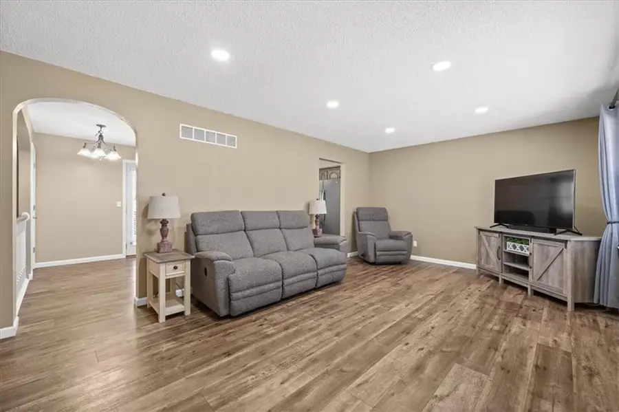 2113 S Owings Street, Oak Grove, MO 64075 - #2