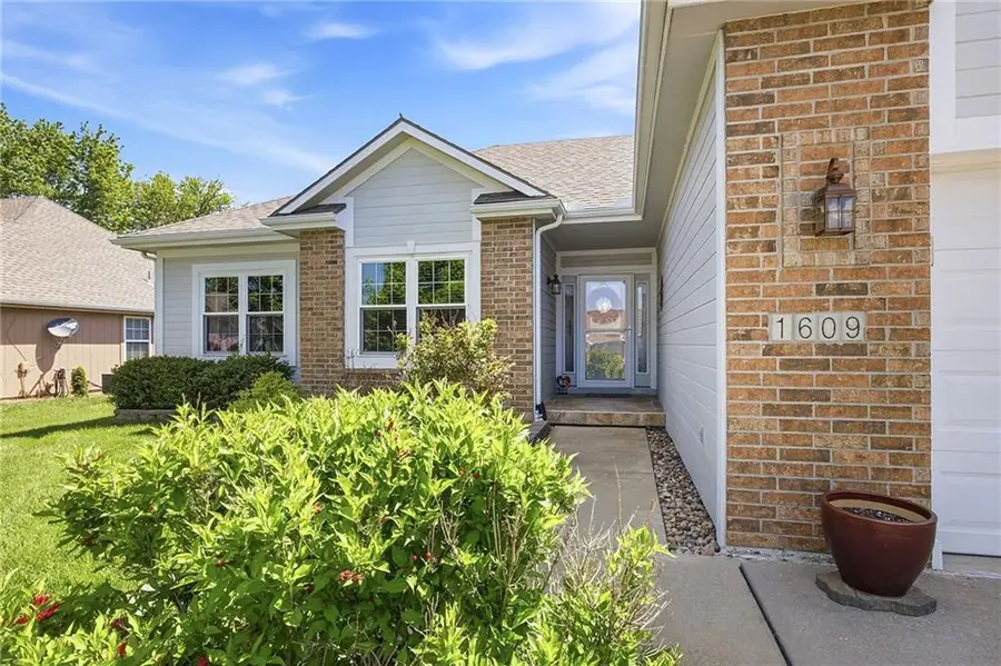 1609 Dalton Drive, Lees Summit, MO 64081 - #2