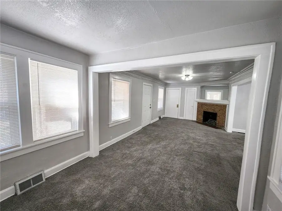 5341 Paseo Boulevard, Kansas City, MO 64110 - #3