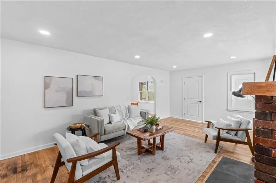 915 S Trail Ridge Drive, Independence, MO 64050 - #2