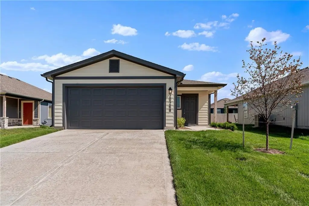 426 Rock Creek Drive, Tonganoxie, KS 66086 - #1