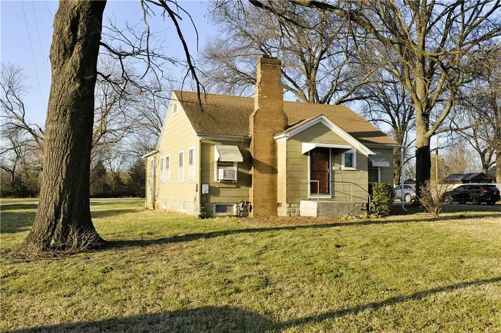 123 E Atkinson Avenue, Pittsburg, KS 66762 - #1