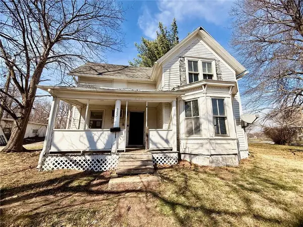 305 North Avenue, Maryville, MO 64468