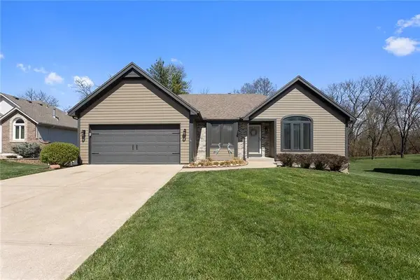 1249 SW Crossing Drive, Lee's Summit, MO 64081