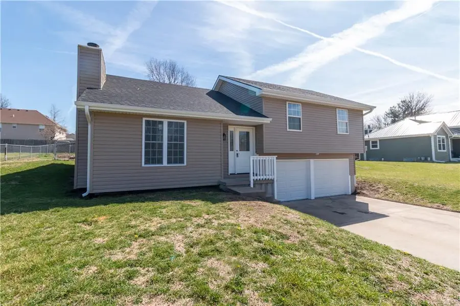 505 Santa Fe Drive, Gower, MO 64454 - #2