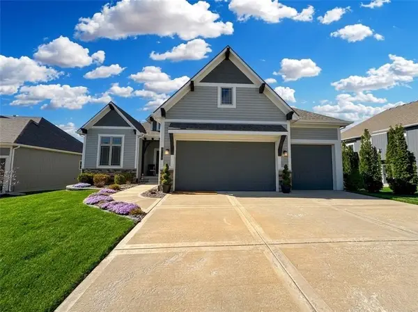 1100 SW Heather Drive, Lee's Summit, MO 64081