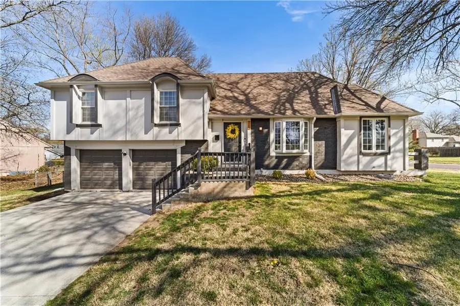 9745 Craig Drive, Overland Park, KS 66212 - #2