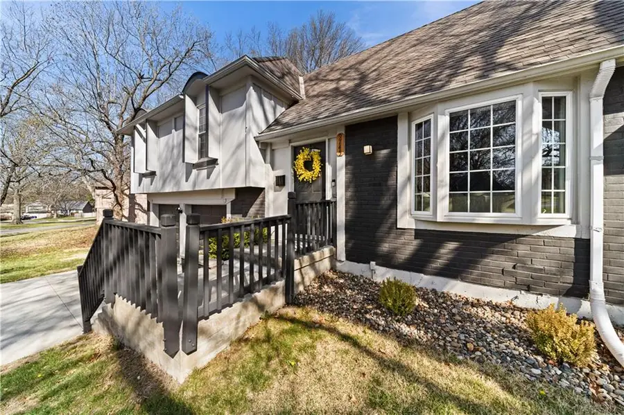 9745 Craig Drive, Overland Park, KS 66212 - #3