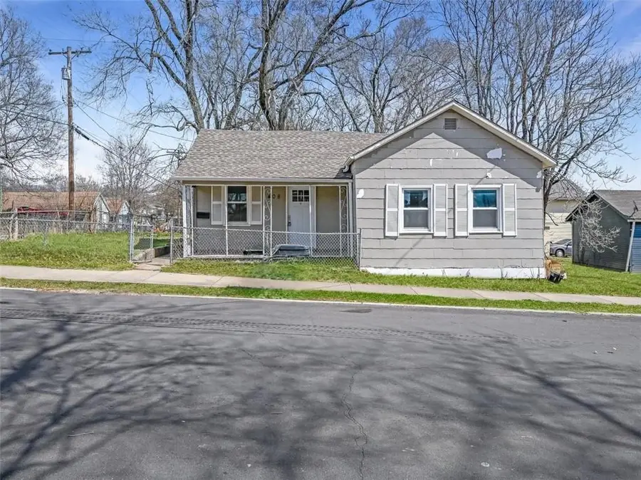 408 N 5th Street, Leavenworth, KS 66048 - #2